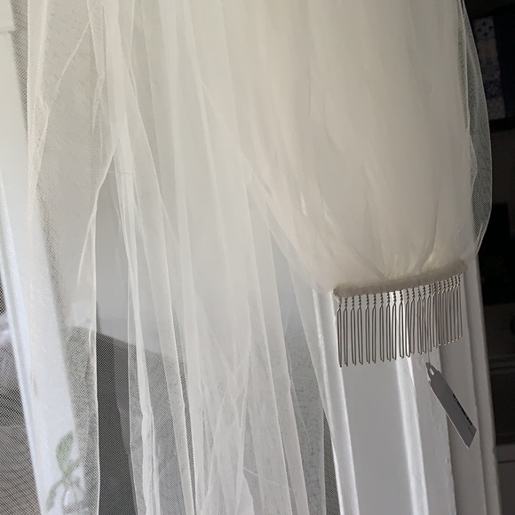 NWT Cathedral length veil - Picture 2 of 3